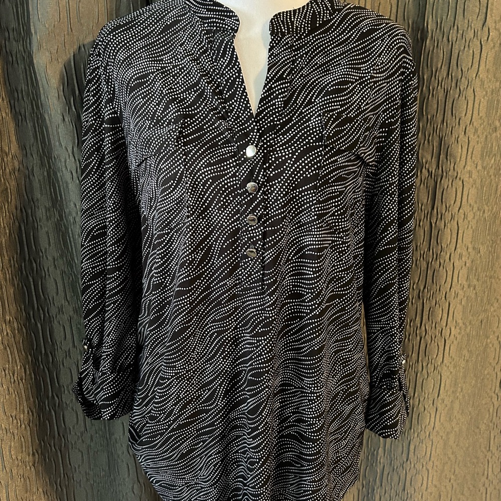 Ava & Grace Black and White Wave Pattern Blouse